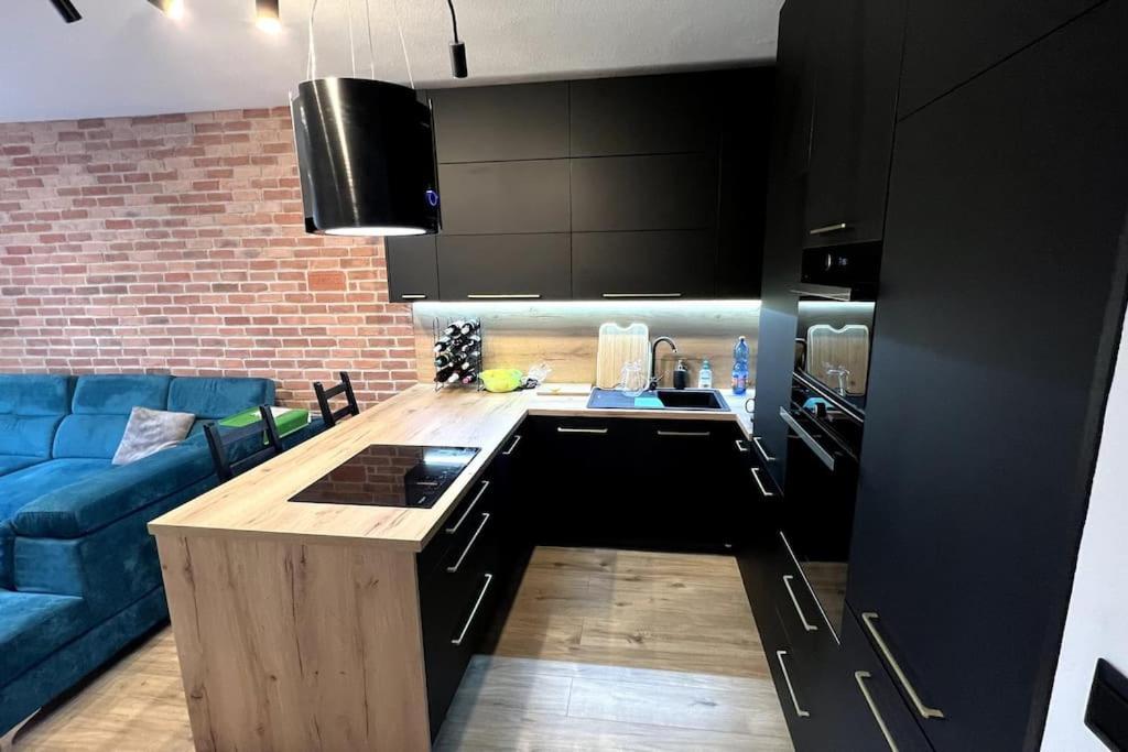 Lake Apartment, 2X Free Garage, 10 Mins To Centre Pressburg Exterior foto